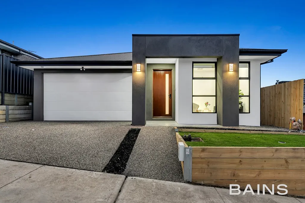 11 Lowe Drive, Doreen, VIC 3754