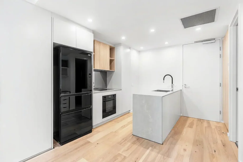 Fully Furnished One-Bedroom Apartment Opposite Canberra City Centre