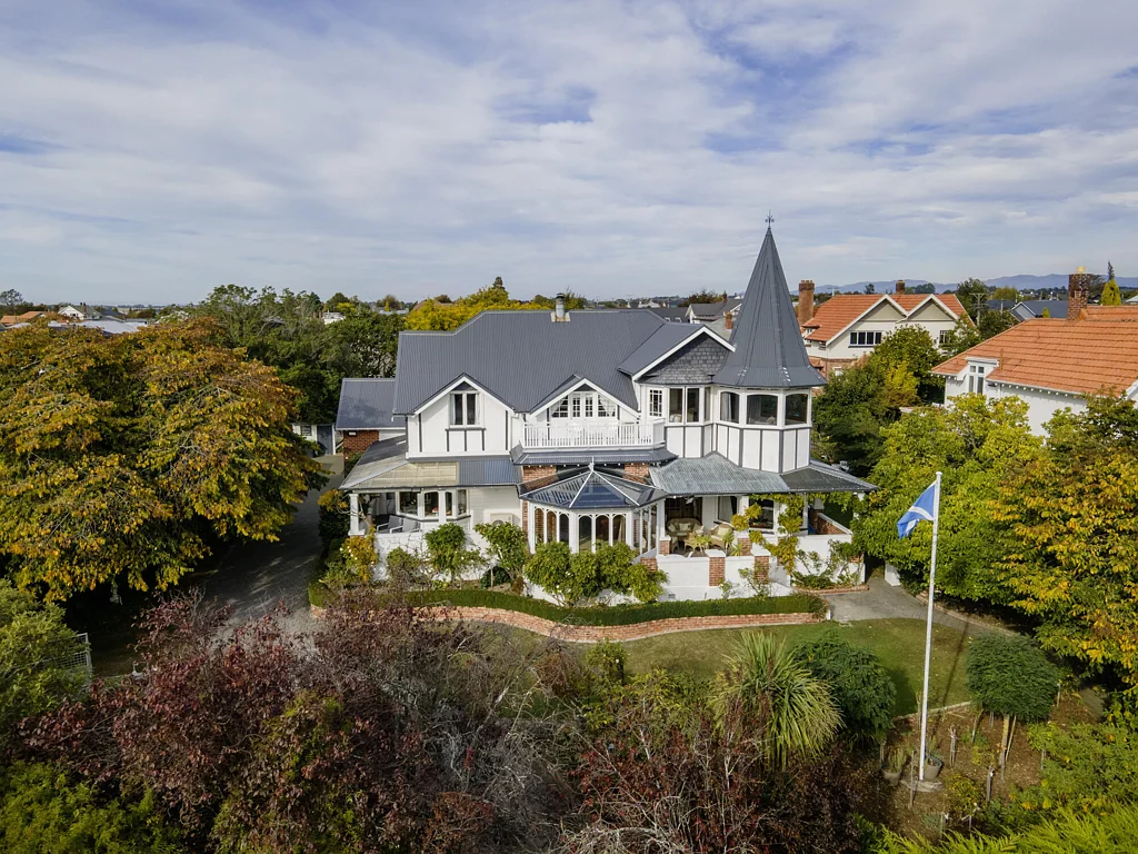 Highfield 5房  Glen-Lyon House - One of a Kind...
