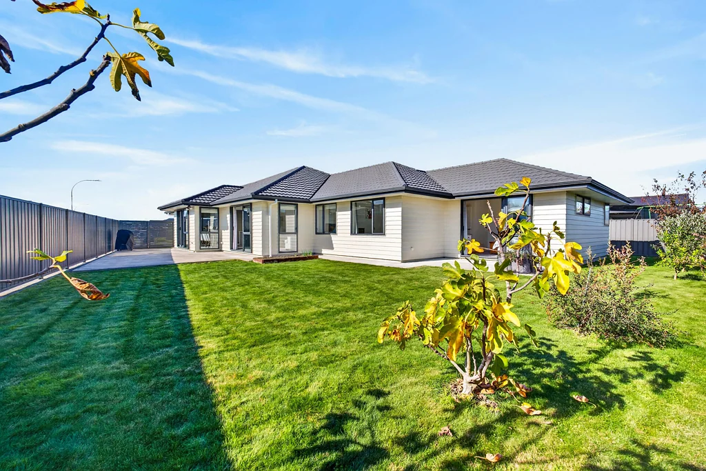 Frimley 4房  Contemporary living in sought-after Frimley