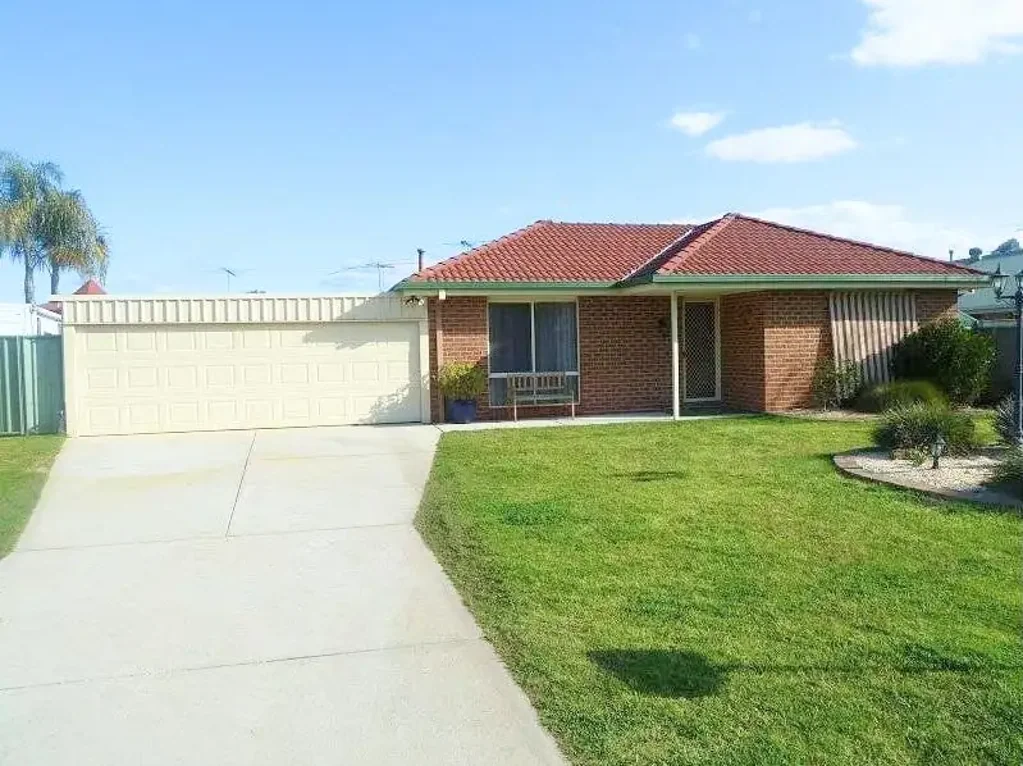 7 Quandong Road, Thurgoona, NSW 2640