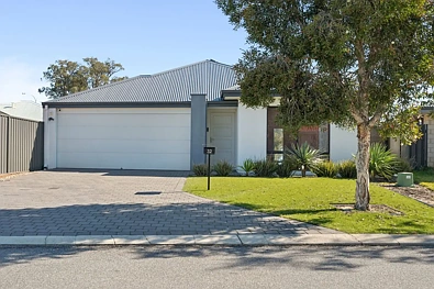 32 HALLAM VIEW, CAVERSHAM WA 6055, 4 habitaciones, 2 baños, House