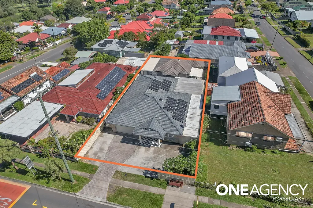 Inala 6房 宽敞707平米地块 4房2卫2车位 两套完全独立奶奶房 宽敞起居区 带空调厨房 主卧套间 内置衣柜 多功能空间 全方位舒适生活体验 理想家庭选择 立即联系预约看房！ Large Family Home with Bonus Granny Flat