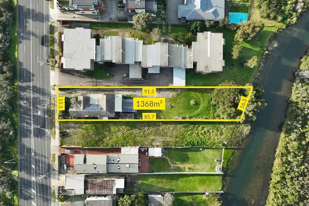 Seaford 3침실 A 1,368 Square Metre Family Beachside Retreat Between Coast and Creek
