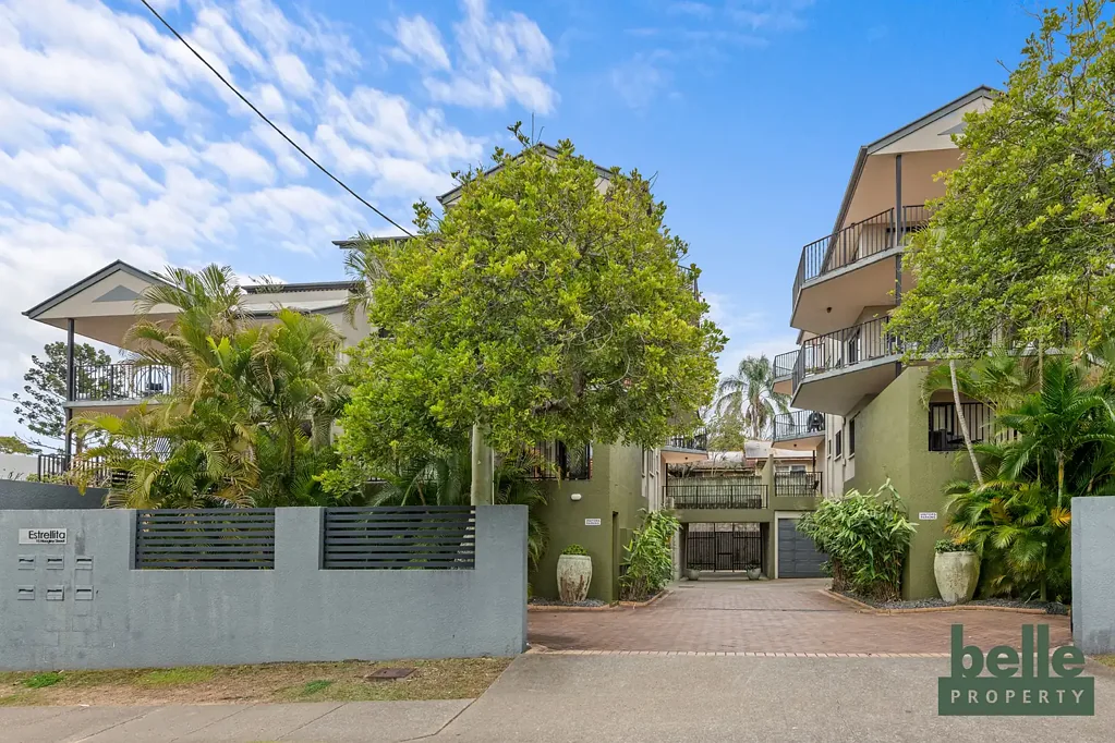 Spacious 2-Bedroom Unit in West End with Private Courtyard