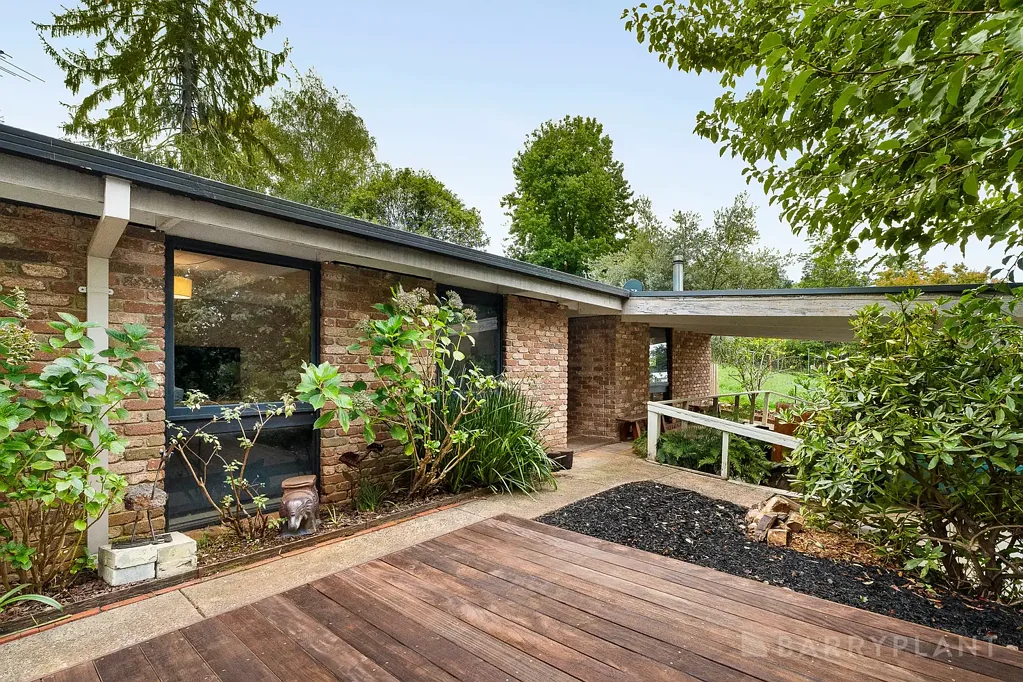 15 Emerald Lake Road, Emerald, VIC 3782