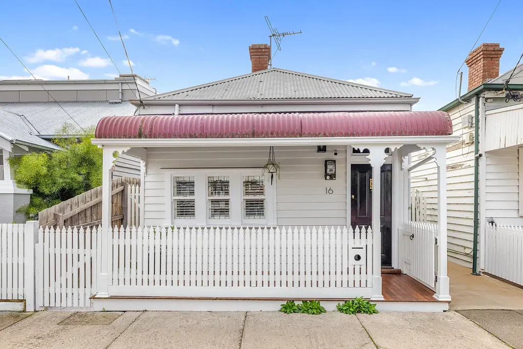 Yarraville 2침실 Period Charm in a Prime Yarraville Position