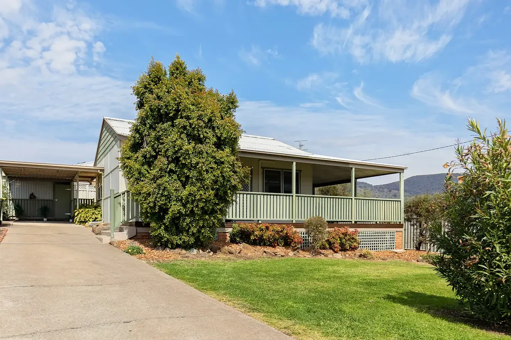 Mudgee 2房  LOW-MAINTENANCE, ELEVATED & CONVENIENT