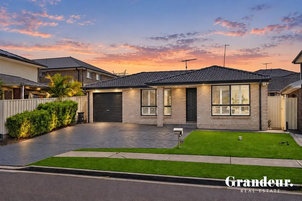 Carnes Hill 4Zimmer Modern Single-Level Living.
