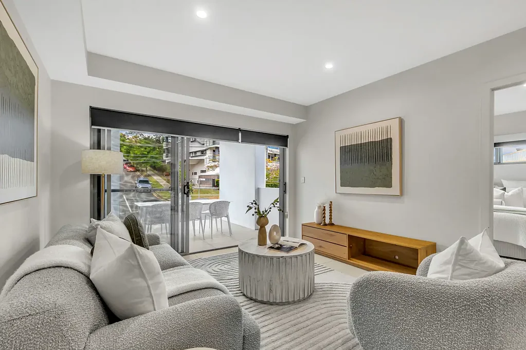 Indooroopilly 2 Bedroom Modern Comfort and Prime Convenience in the Heart of Indooroopilly