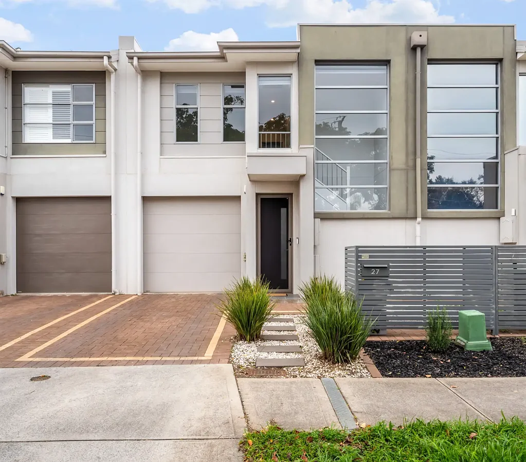 Devon Park 3chambre Simple Dual-Level Living in Prime Outer-City Pocket!