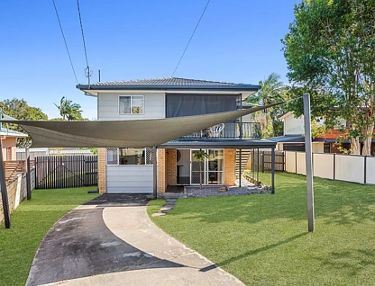 8 Beeka Street, Labrador, QLD 4215, 4 Kuwarto, 1 Banyo, House