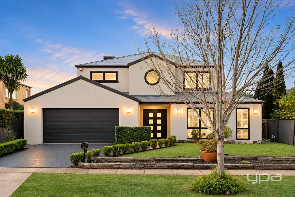 Point Cook 5Habitaciones Grand Family Living with Pool, Multiple Living Zones & Exceptional Entertaining