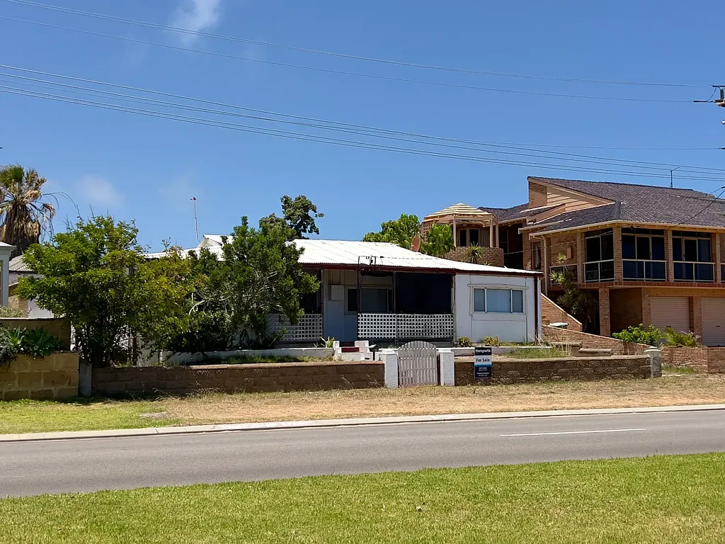 20 Point Leander Drive, Port Denison, WA 6525