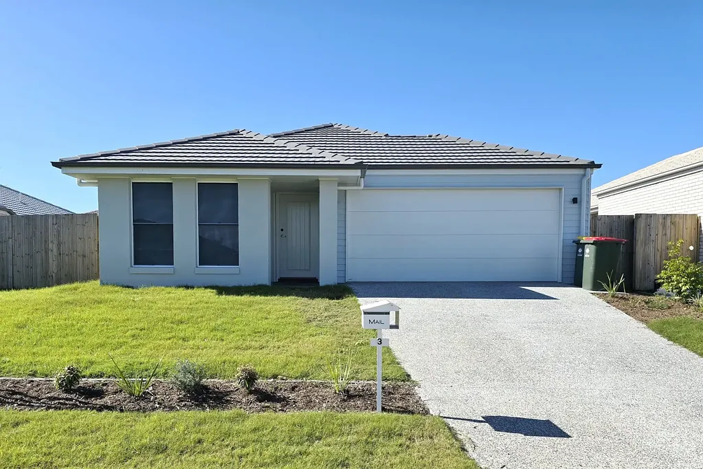 Logan Reserve 4房 现代家庭生活 – 带稳定租约的近乎全新住宅 Modern Family Living – Near-New Home with Secure Tenancy