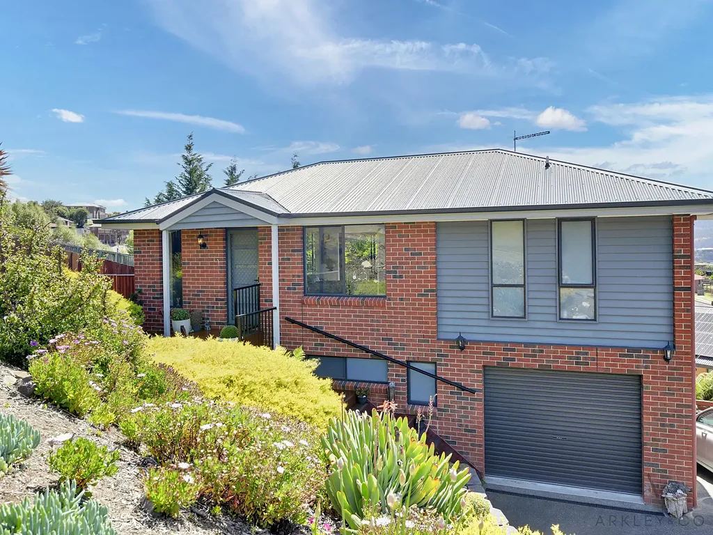 2/4 Ironbark Drive, Claremont, TAS 7011