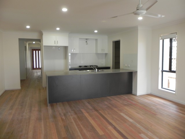 32 NORFOLK ST, SPRINGFIELD LAKES QLD 4300, 0 कमरे, 0 बाथरूम, House