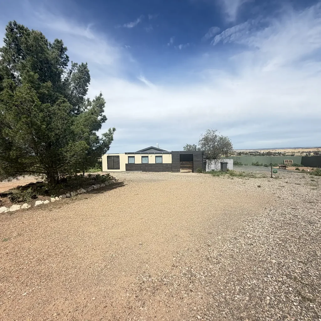 Mannum A Fantastic Rural Opportunity with Space, Shedding & Potential!