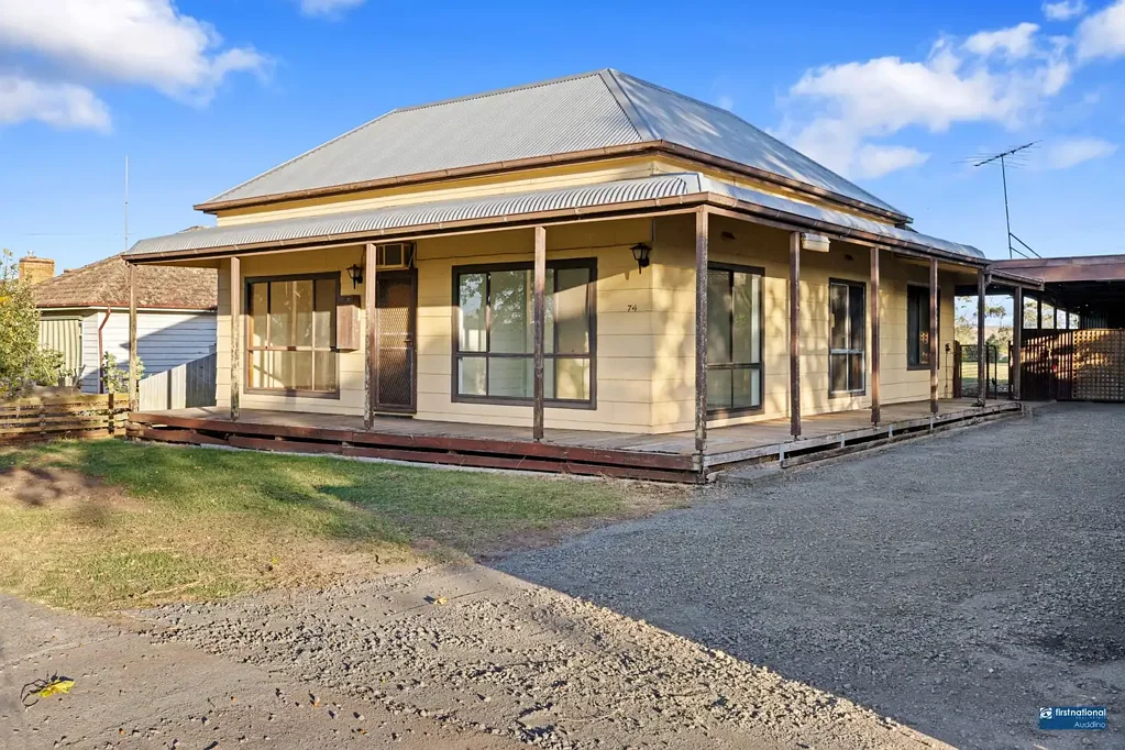 Korumburra 3 Bedroom Try your hand at this renovator