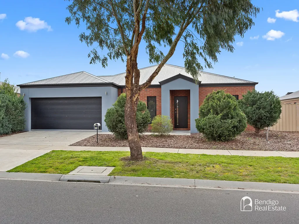 FOUR-BEDROOM HOME WITH TWO LIVING AREAS IN STRATHFIELDSAYE