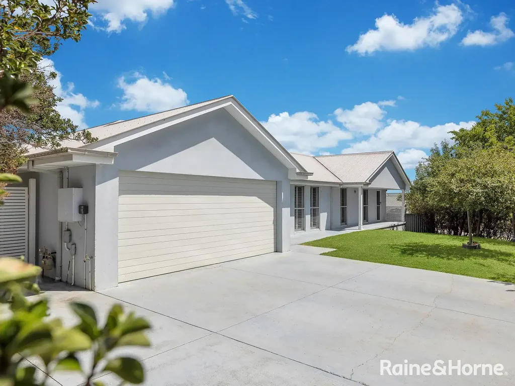 ENTERTAINERS DELIGHT - FOUR BEDROOM FAMILY HOME - Available 3/7/26