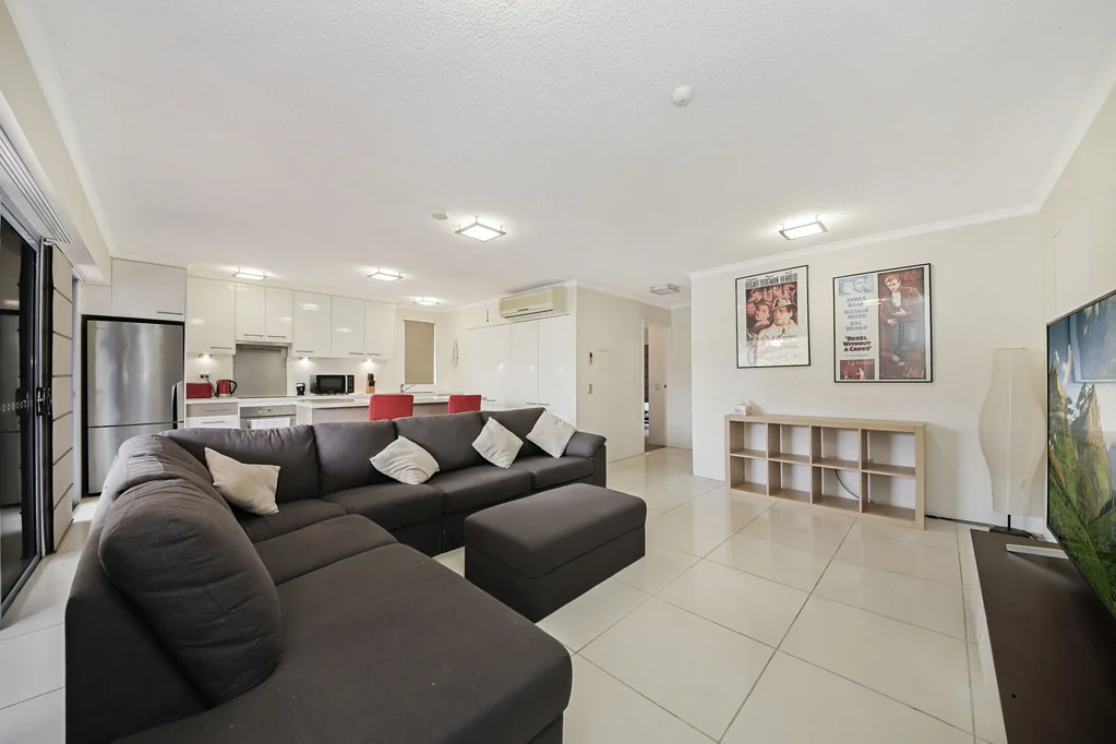 1/2 Waverley Road, Taringa, QLD 4068