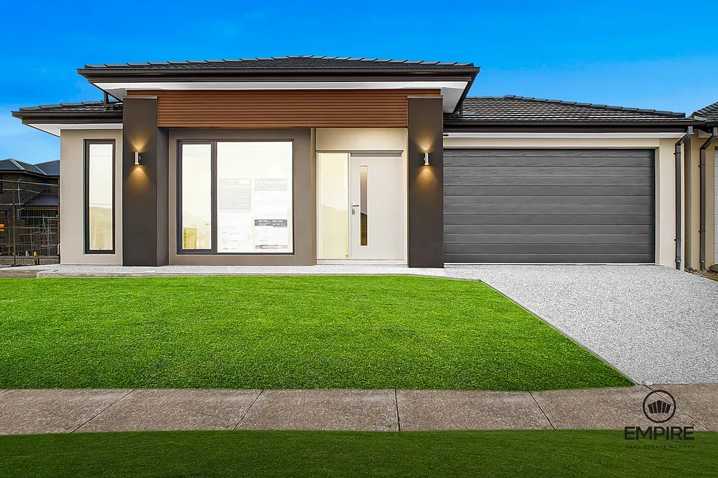 6 Fiorin Street, Clyde North, VIC 3978