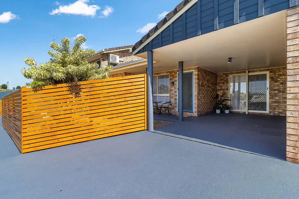 2/6 Mungomery Street, Childers, QLD 4660