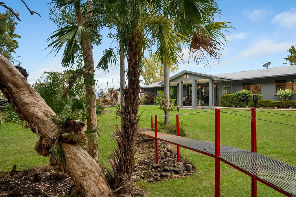 Balgal Beach 3房  Private Acreage Sanctuary with Pool & Tropical Lifestyle