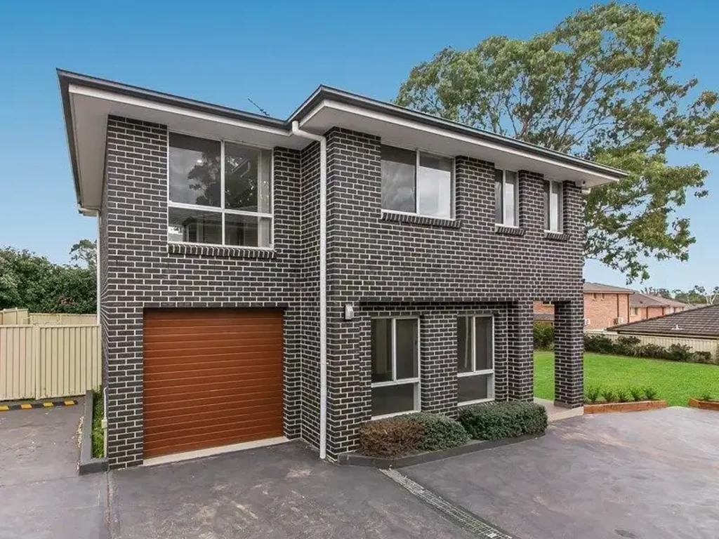Three Bedroom Family Home Walking Distance to Schofields Public School!