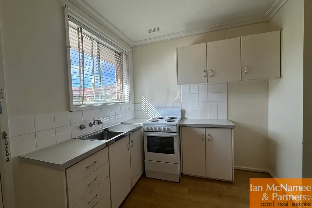 Convenient One-Bedroom Unit – Close to Queanbeyan CBD!