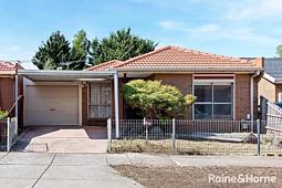 6 Flint Crescent, Delahey
