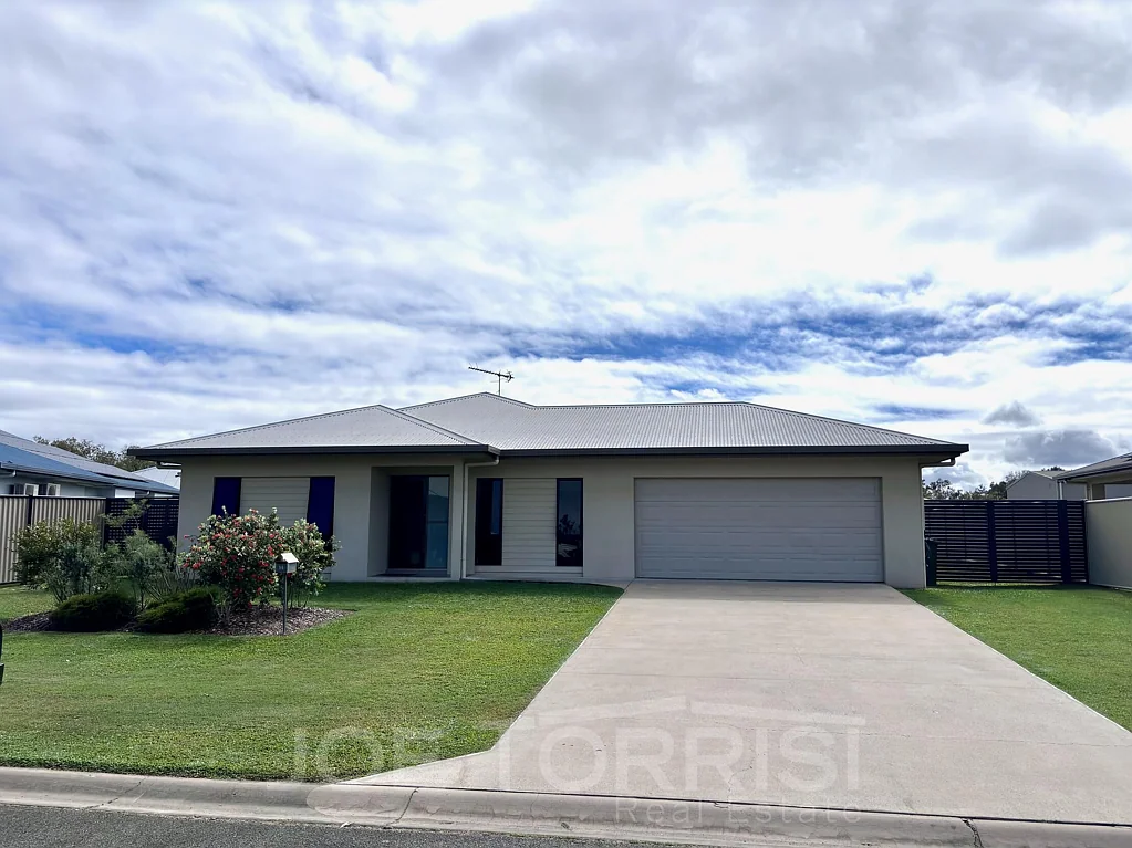 14 Mirrabook Avenue, Mareeba, QLD 4880