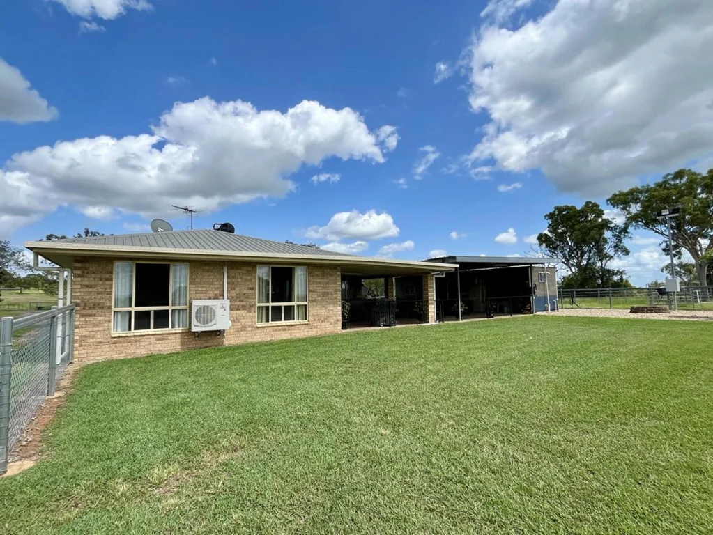Alton Downs 4Phòng ngủ Acreage Paradise ? Stunning Home, Versatile Living & Endless Possibilities