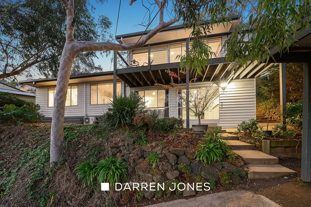 Greensborough 3બેડરૂમ Comfortable, Convenience Coupled With Views!