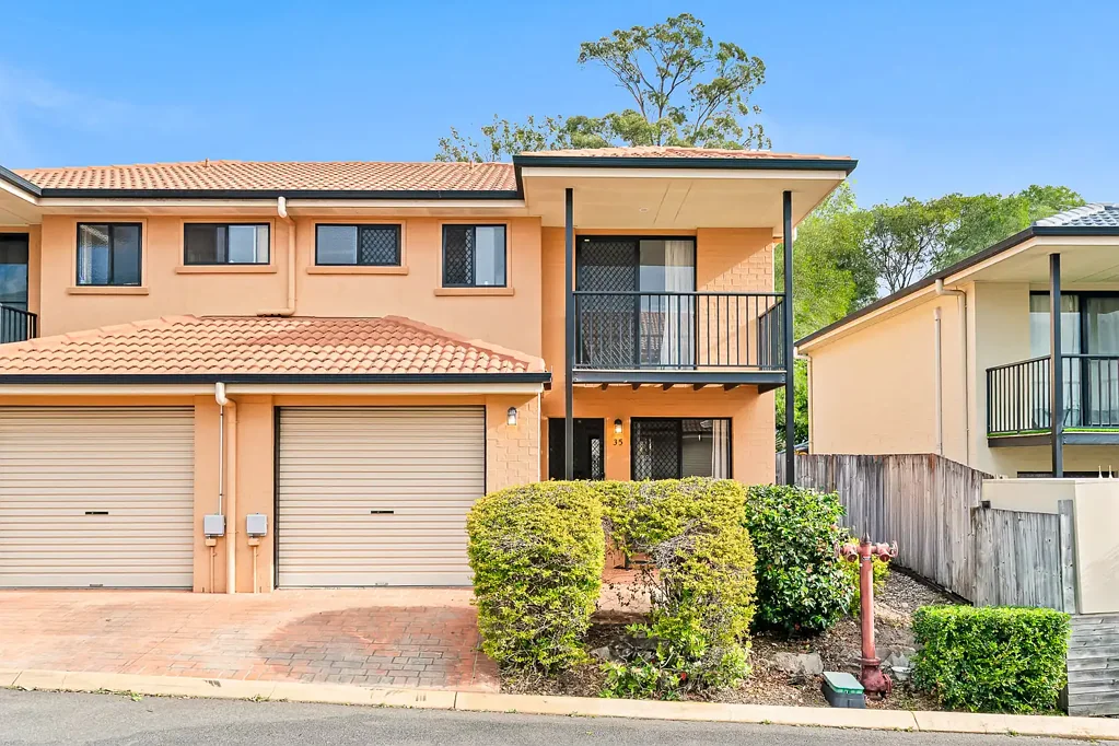 Calamvale 3Habitaciones Beautifully Updated Townhouse in a Peaceful Position