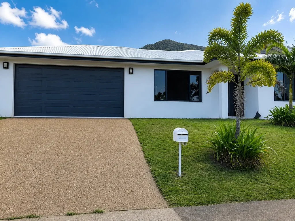 33 Charnley Avenue, Bentley Park, QLD 4869