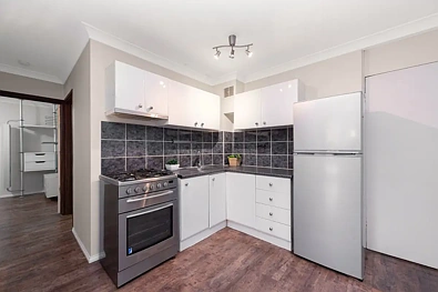 Maylands 2房  COLOSSAL COURTYARD UNIT ON KIRKHAM