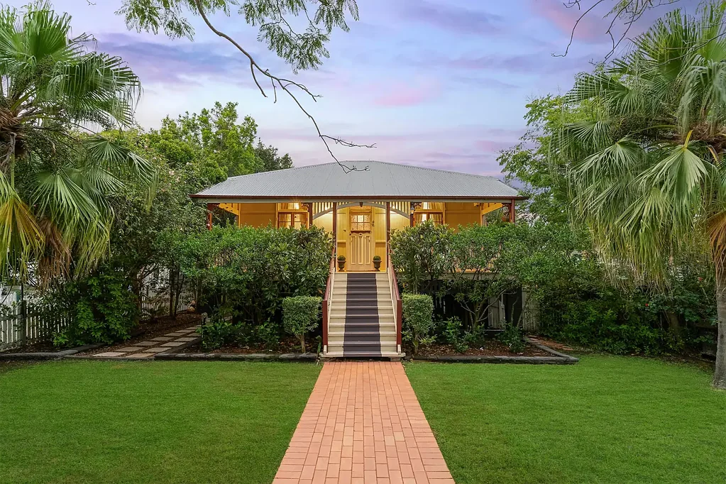 100 Lynne Grove Avenue, Corinda, QLD 4075
