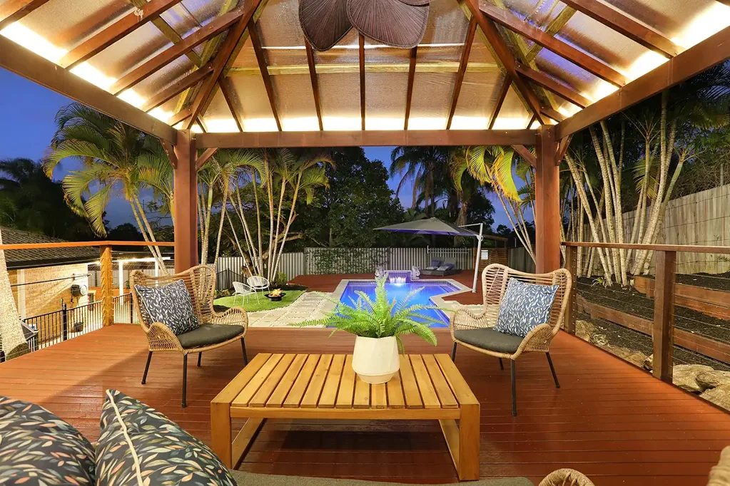 Worongary 4ਬੈੱਡਰੂਮ Elevated Family Living Meets Poolside Paradise