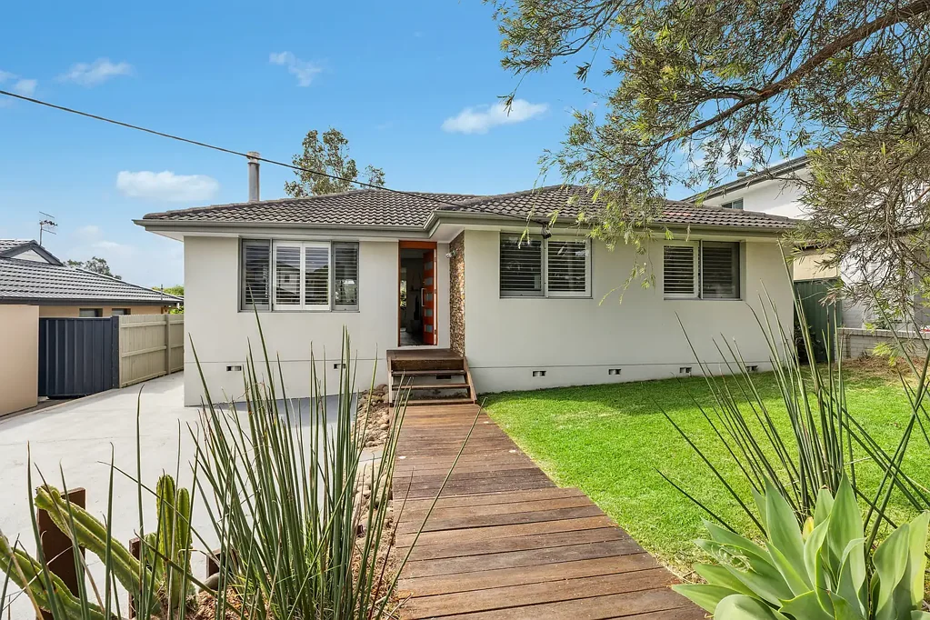 11 Alistair Avenue, Forresters Beach, NSW 2260