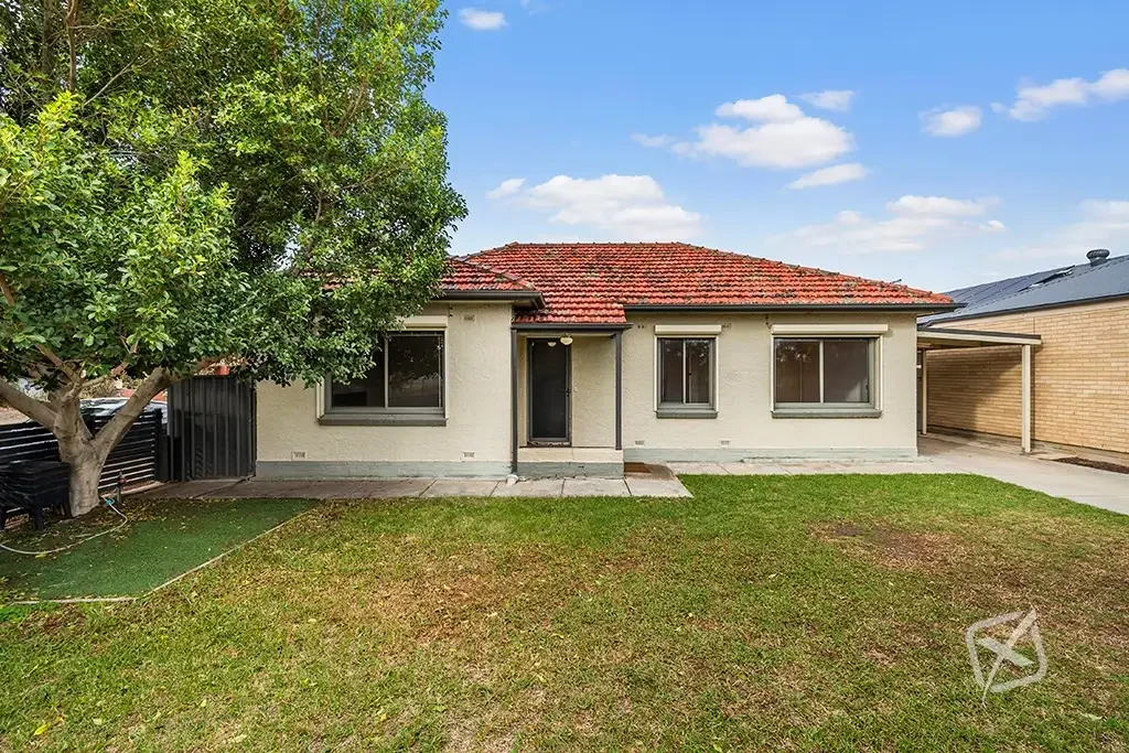 Easy-Care Comfort in a Central Location