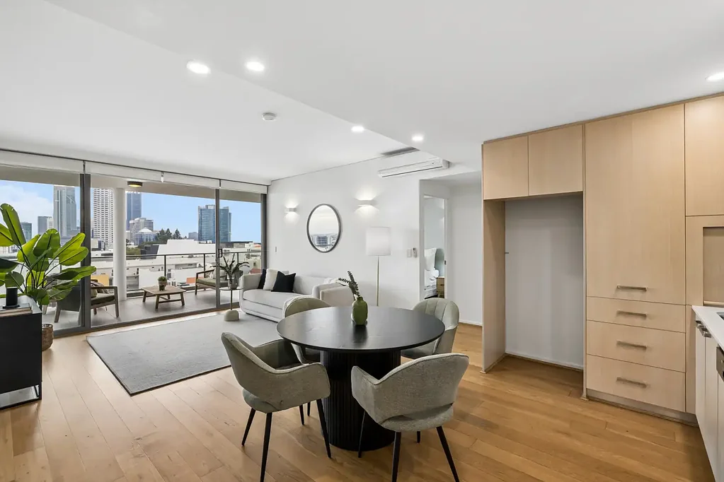 West Perth 2房  Panoramic City Views, Expansive Balcony & Premium Inner-City Living