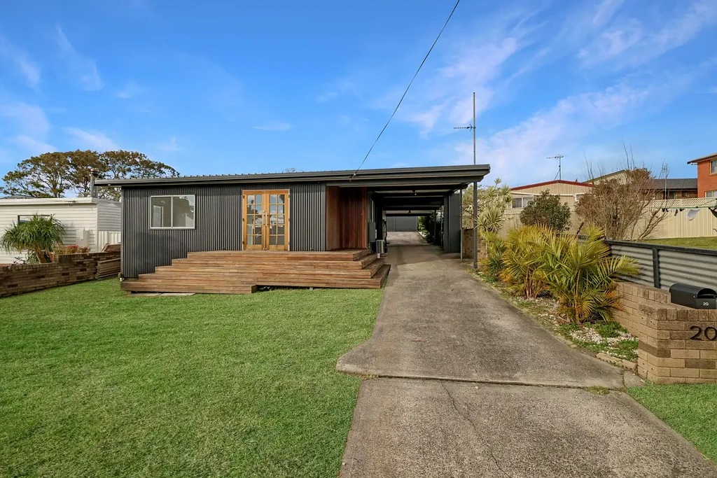 Greenwell Point 4 Bedroom Spacious Coastal Home with Unbeatable Convenience