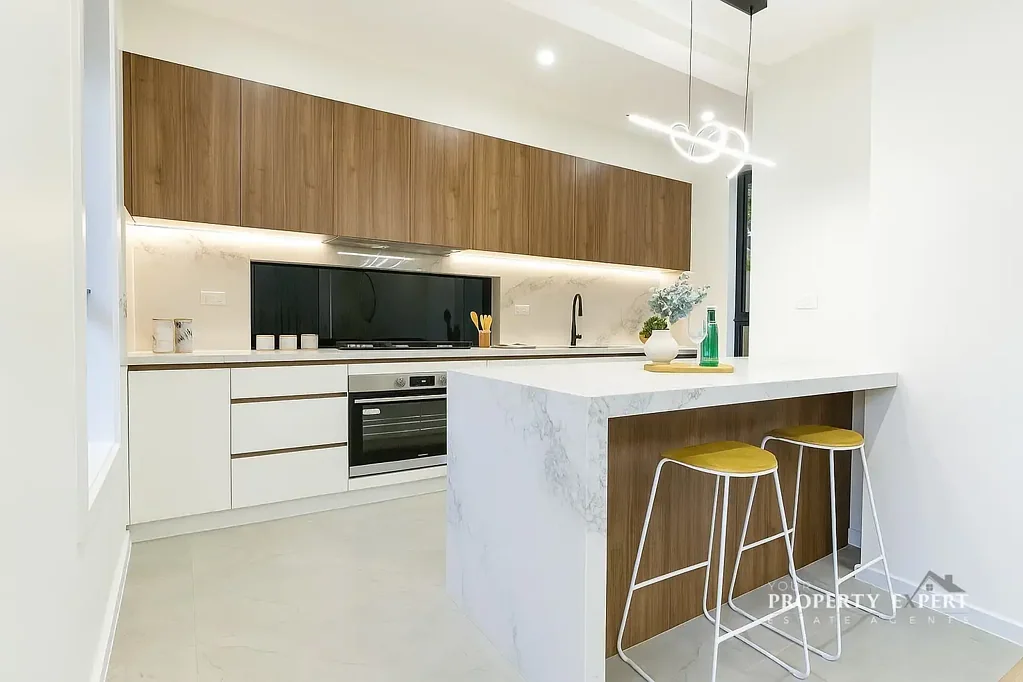 Melonba 3침실 SOLD BY TUSHAR VIRMANI & MANAV PANTH !!