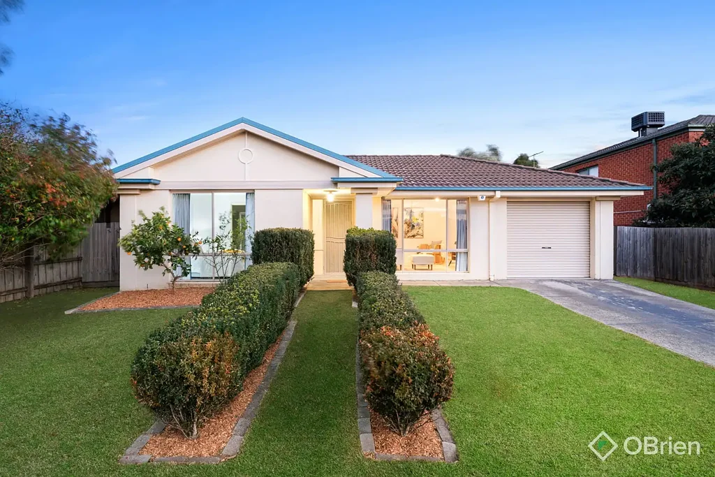 Spacious Family Home with Indoor-Outdoor Living in Prime Berwick Location