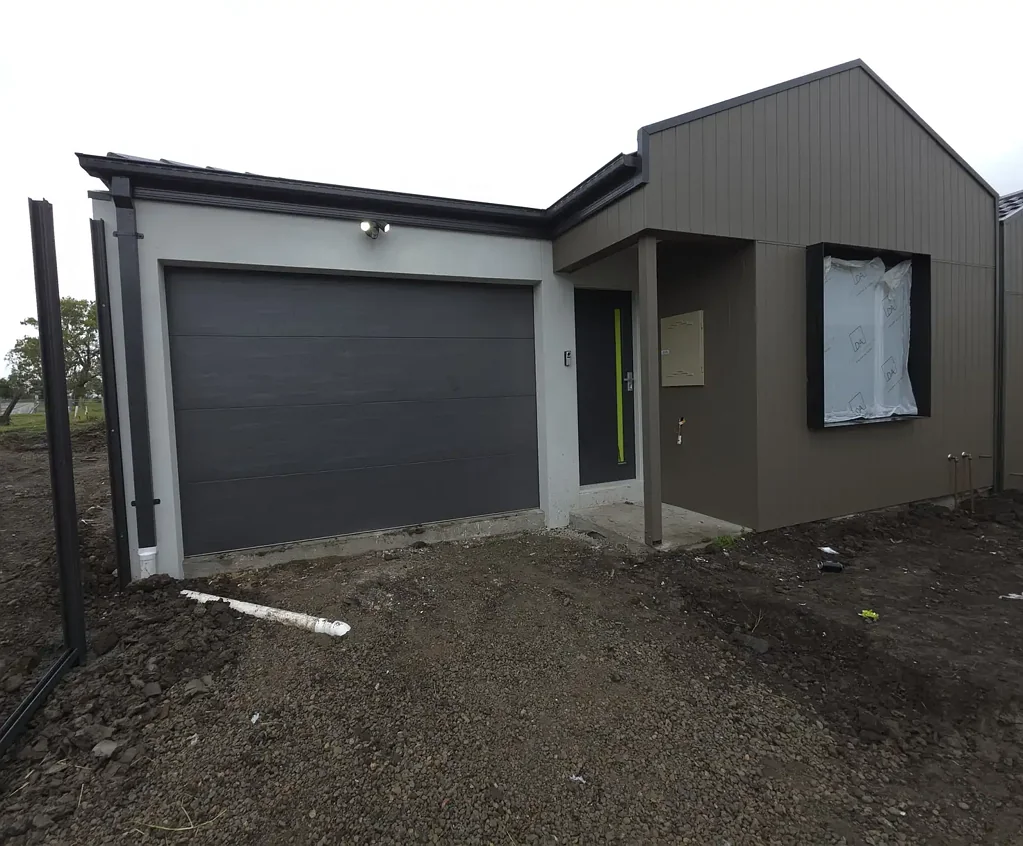 Epping 3房 现代设计风格 三卧室两浴室 欧洲电器厨房 工程木地板 供暖制冷系统 视频对讲机 混凝土车道 Epping Estate 便捷生活 Almost Complete!