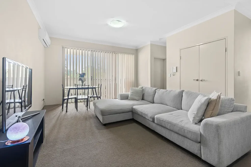 Westmead 1 Bedroom MODERN APARTMENT WITH SPACIOUS COURTYARD IN PRIME LOCATION