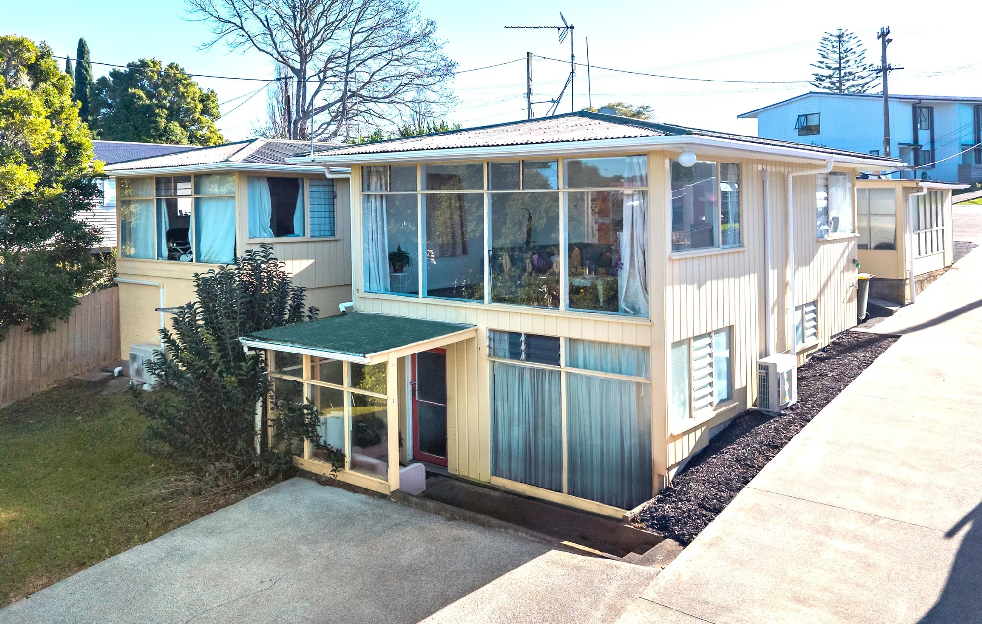Beach Haven 5房 三套独立单元,三重现金流——一处物业全掌控! Three Income Streams - One Property!
