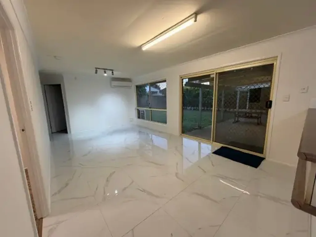 2 Bowerbird Close, Doolandella, QLD 4077, 5 slaapkamers, 1 badkamers, House